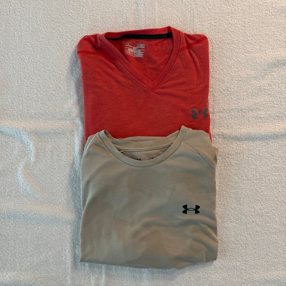 Under Armour Men's Red and Tan Short Sleeve Tees